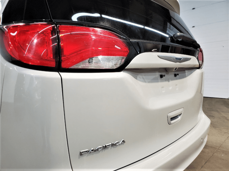 2017 Chrysler Pacifica LX Bluetooth 169 B/W northeastNOW