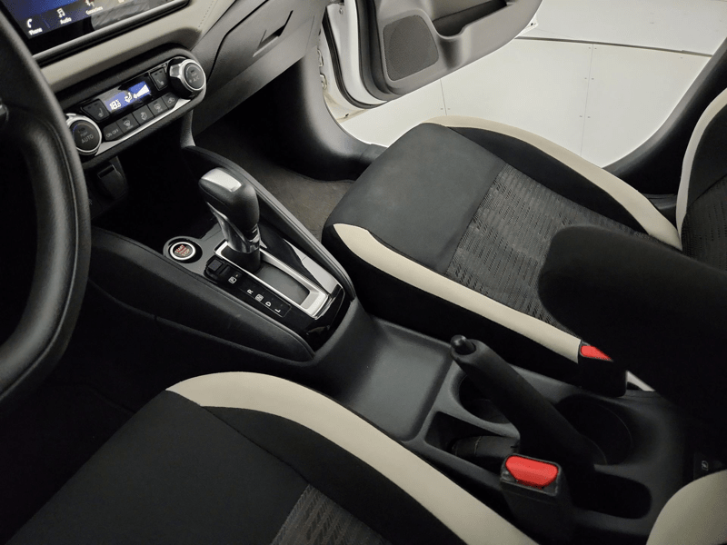 2021 Nissan Versa SV Android Auto Apple CarPlay 176 B/W larongeNOW