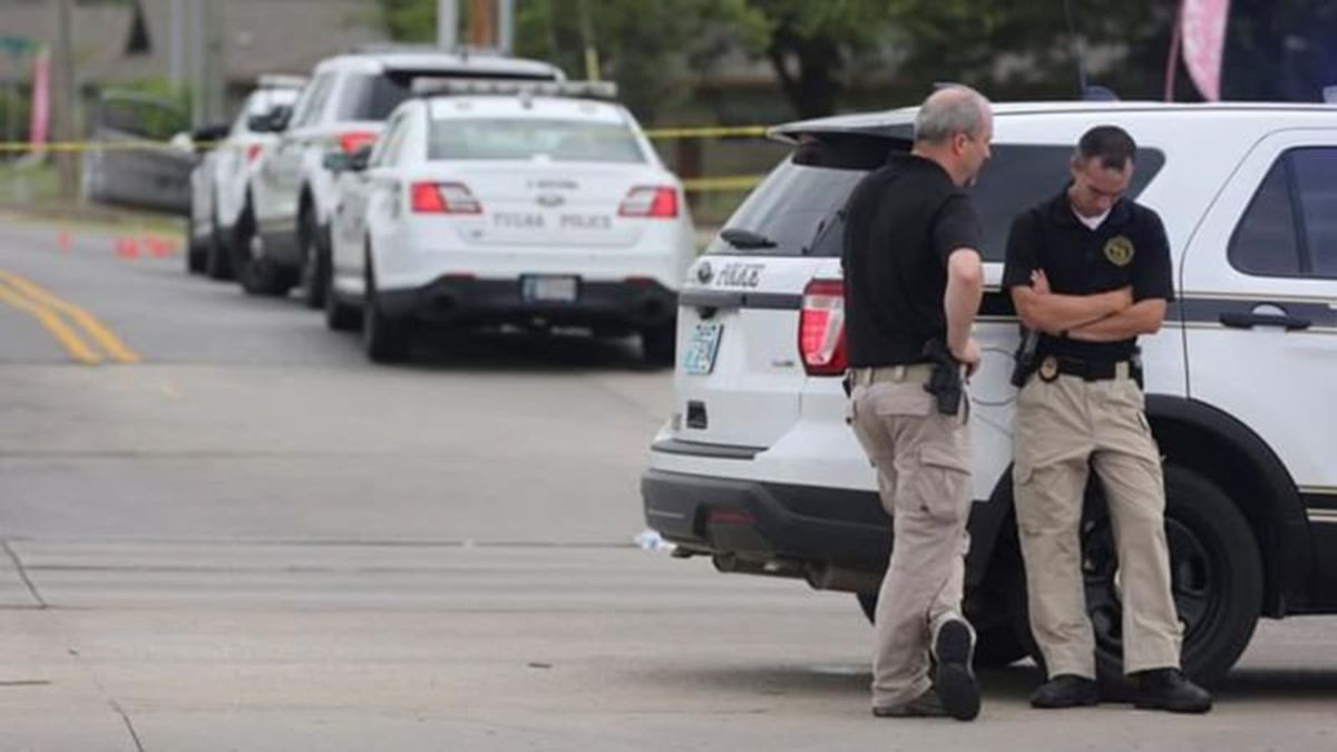 1 of 2 Oklahoma officers shot during traffic stop dies | paNOW
