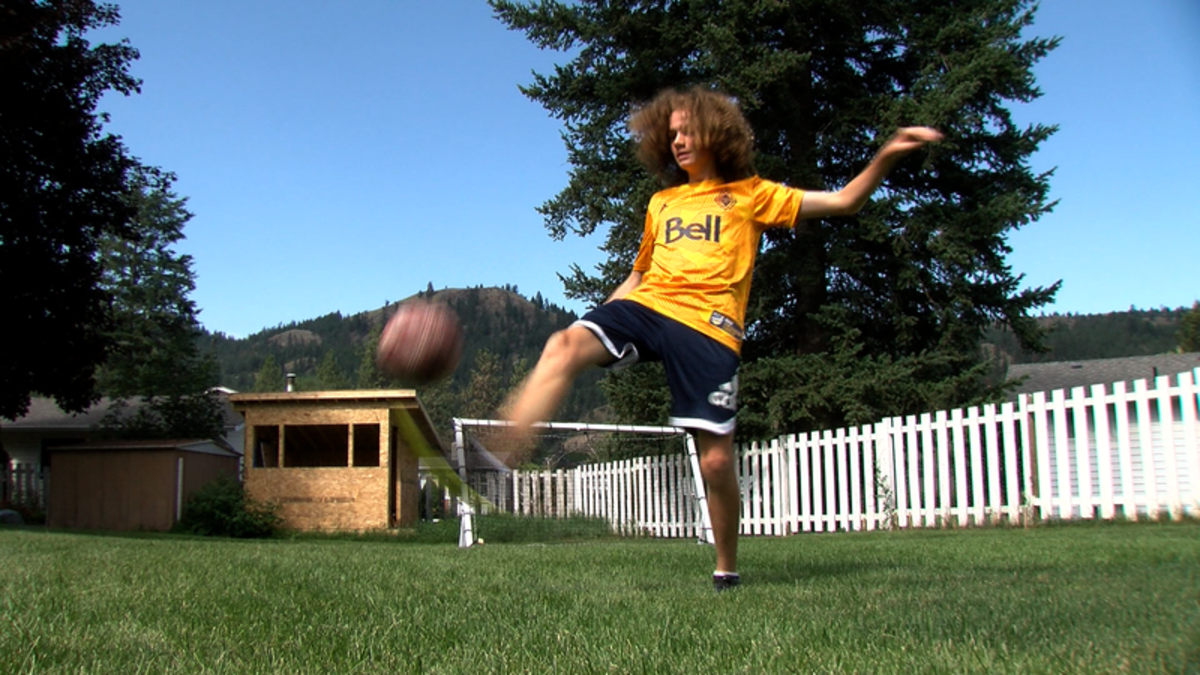 Kamloops soccer player turns to freestyling during pandemic CFJC