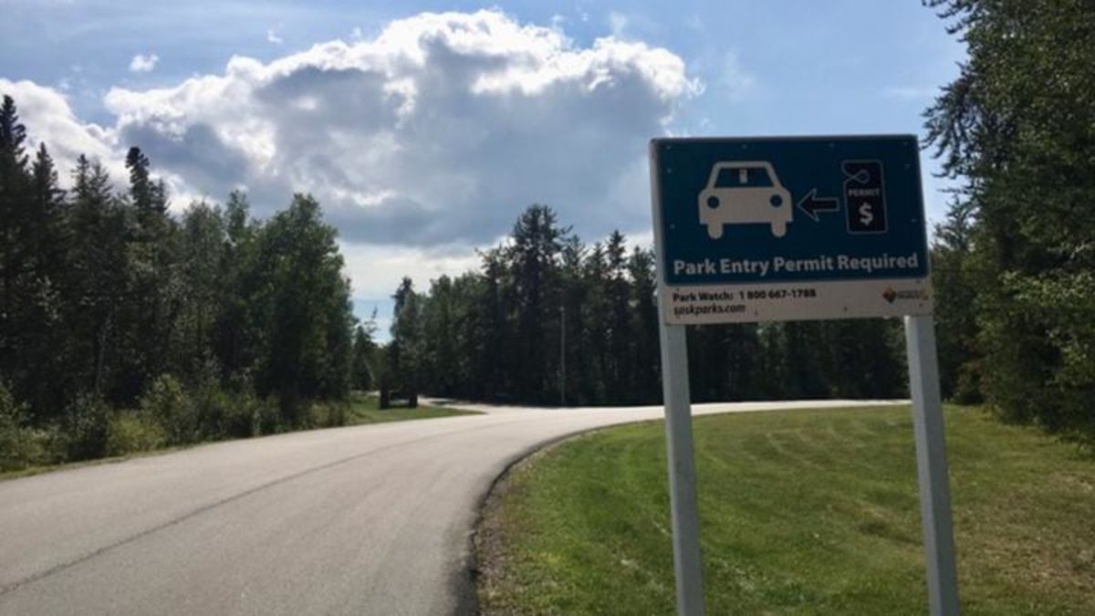 Loon Lake golf club dispute Makwa Provincial Park vehicle fees imposed
