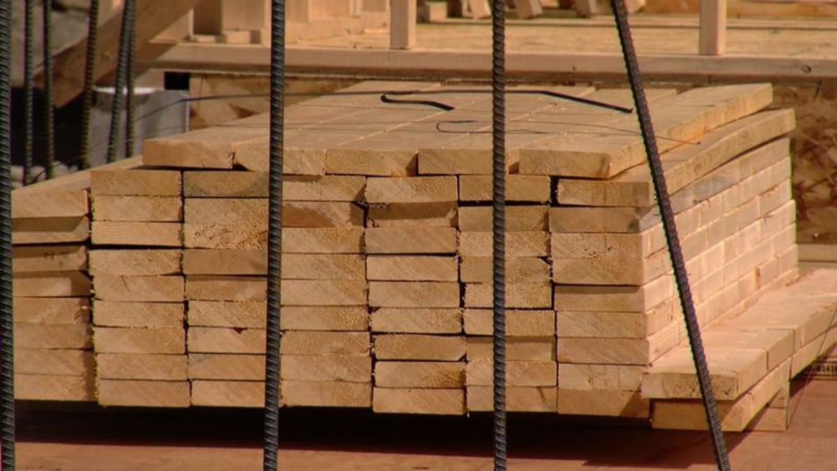 High lumber prices and lack of supply affecting Kamloops builders and