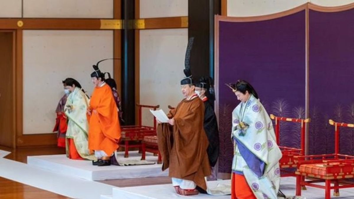 Japan emperor’s brother proclaimed 1st in line to throne | paNOW