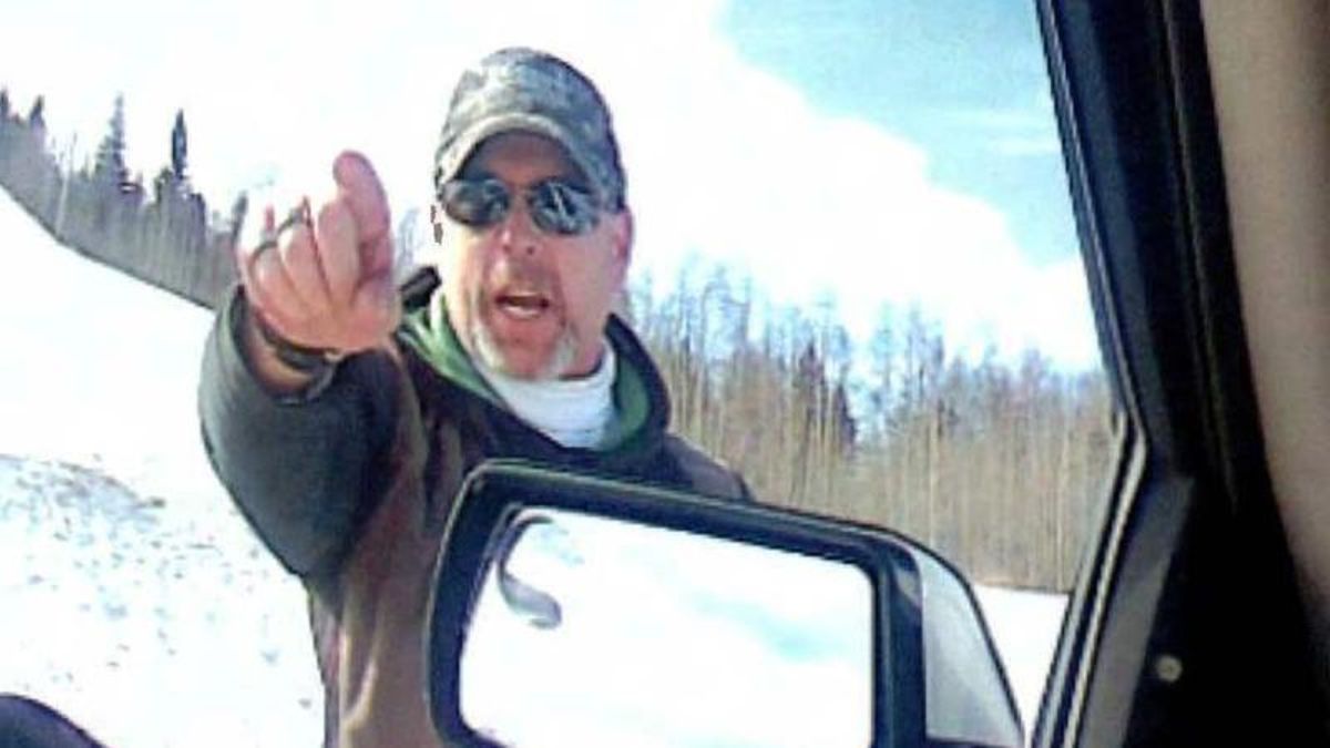 Rocky Mountain House RCMP seek man who pulled gun on peace officer