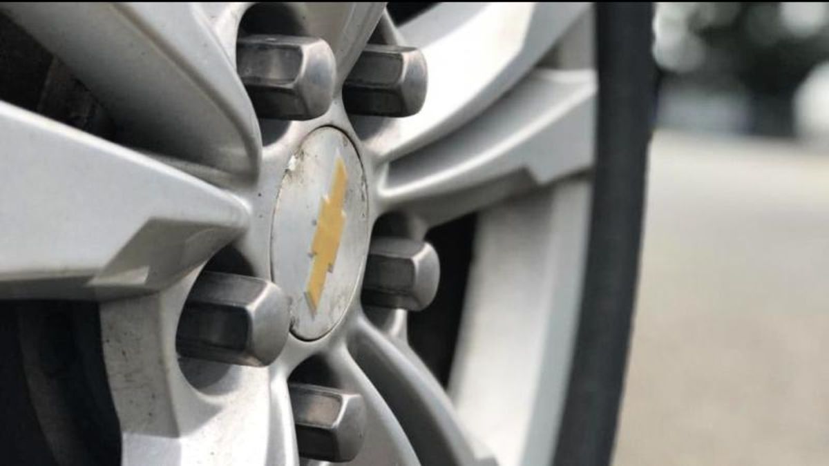 Tire flies off car after lug nuts tampered with NanaimoNewsNOW Nanaimo news, sports, weather