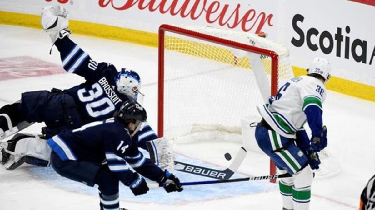 Hoglander scores twice as Vancouver Canucks dump slumping Winnipeg Jets 3-1