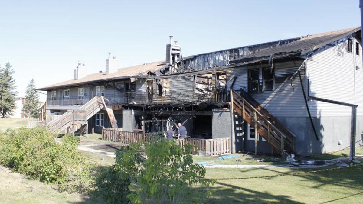 P.A. apartment building sustains major damage in early morning fire | paNOW