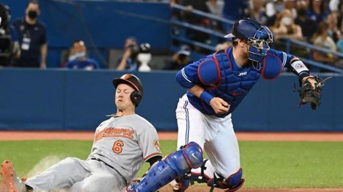 Blue Jays rally past White Sox for victory behind Vladimir