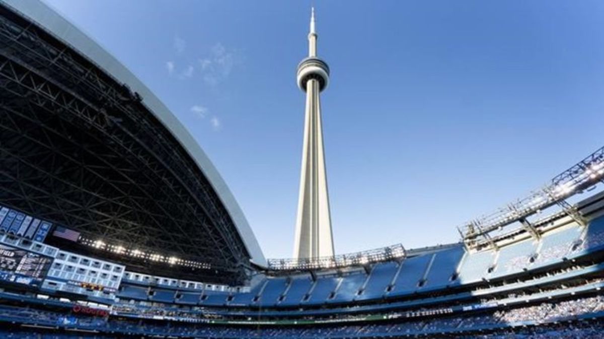 Toronto Blue Jays in thick of playoff race entering final week of