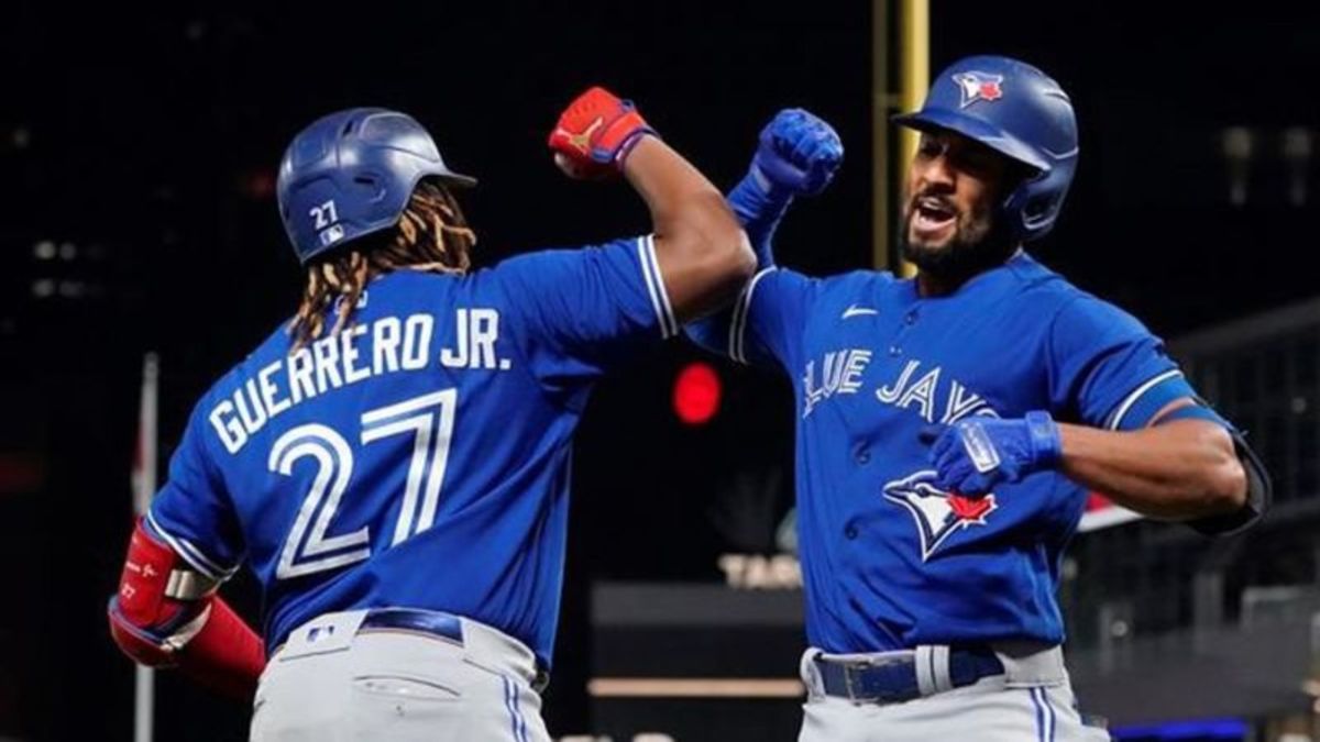 Toronto Blue Jays in thick of playoff race entering final week of