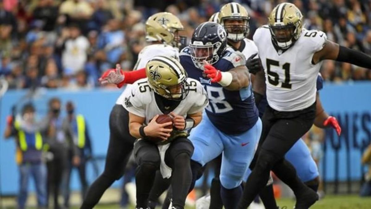 Titans' NFL-best winning streak now 7, edge Saints 23-21