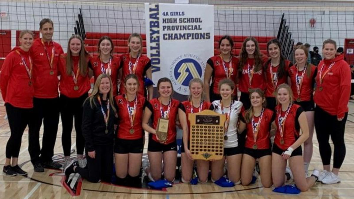 Lindsay Thurber Raiders girl’s senior volleyball spike a gold medal at