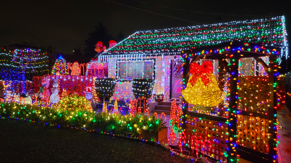 VIDEO 50,000 lights ensures Nanaimo house shines extra bright for the