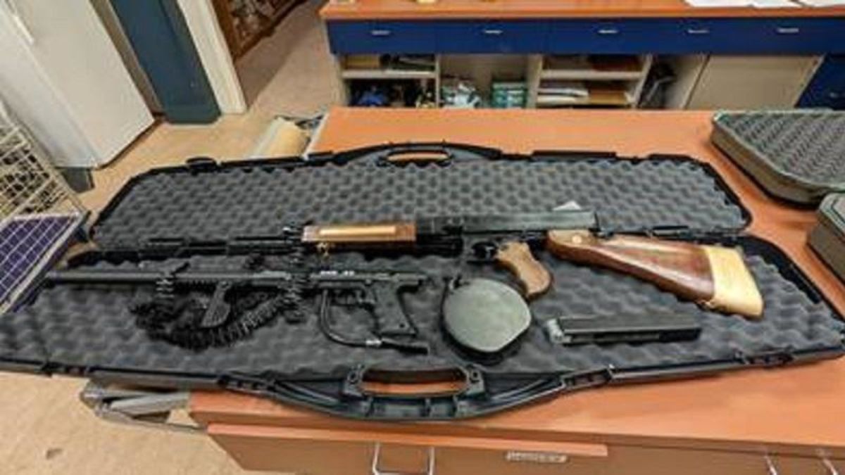 RCMP find realisticlooking guns at Kamloops motel CFJC Today Kamloops