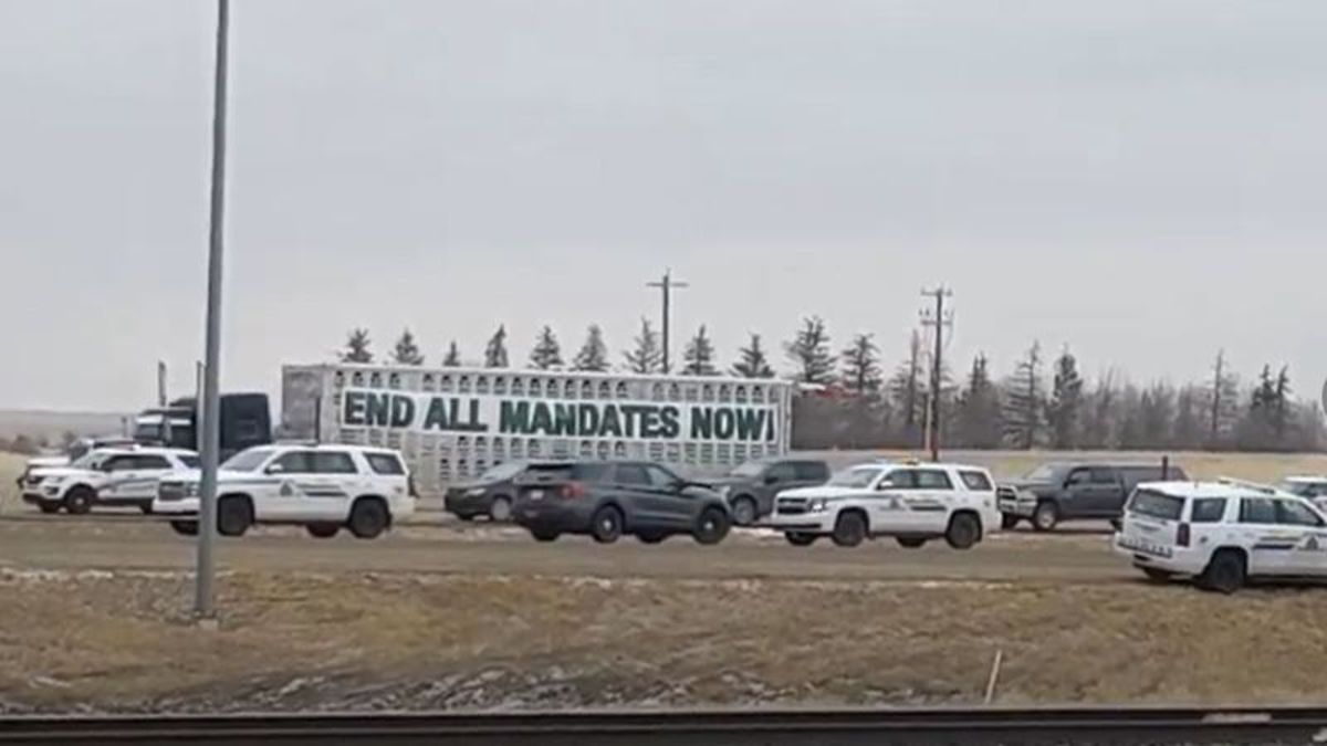 Blockade at Coutts border crossing officially ends Lethbridge News Now