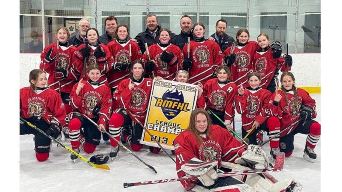 Local minor hockey teams celebrate championship titles | rdnewsnow.com