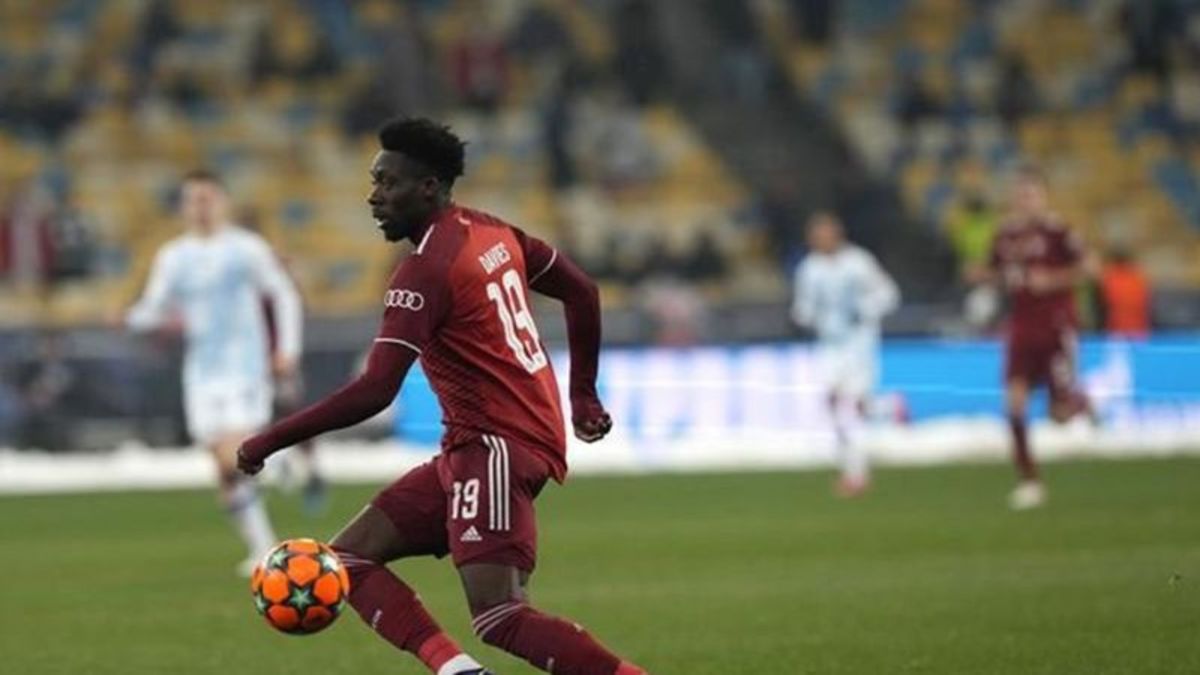 How will John Herdman handle Alphonso Davies' return to Canada's