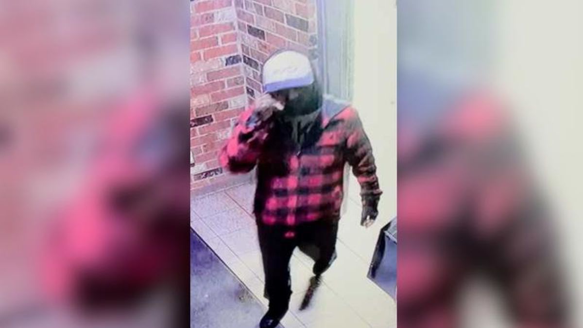 Police searching for a man after he robbed business with a knife | paNOW