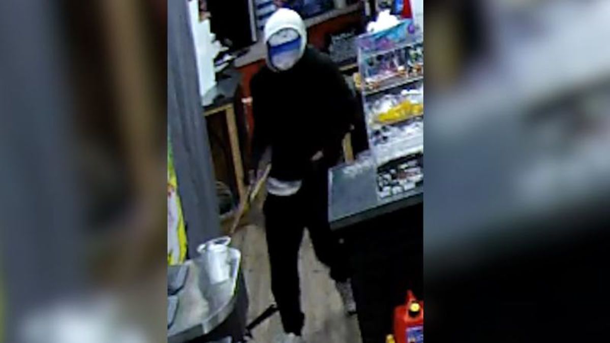 Police investigating two armed robberies at convenience stores | paNOW