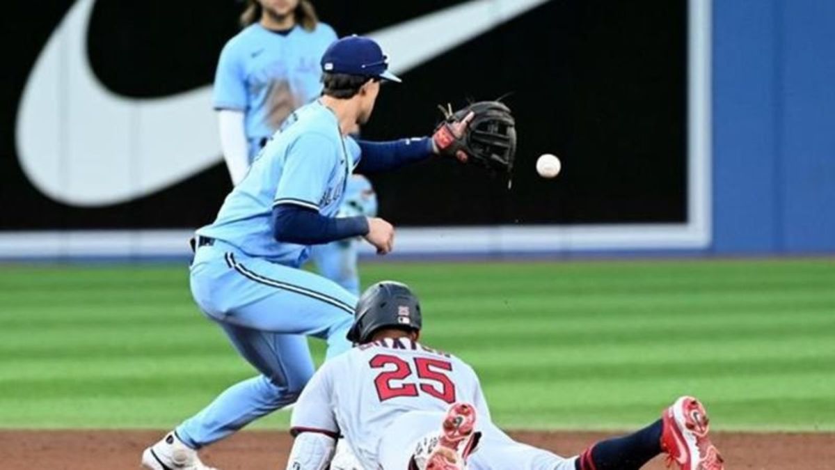 Fans Rip Vlad Jr., Blue Jays, Celebrate Twins Ending 21-Year MLB