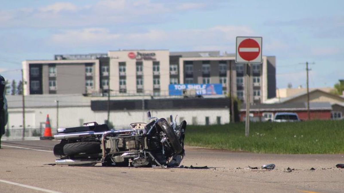 Two people taken to hospital after collision on Highway 2 | paNOW