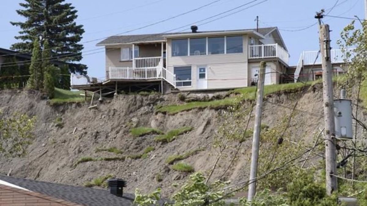 Quebec premier to tour Saguenay, Que., neighbourhood under threat of