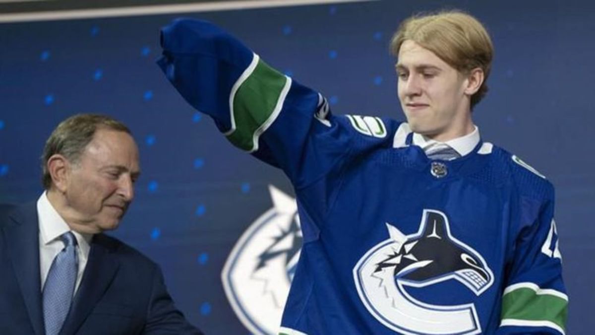 Canucks pick Jonathan Lekkerimaki in 2022 NHL Entry Draft