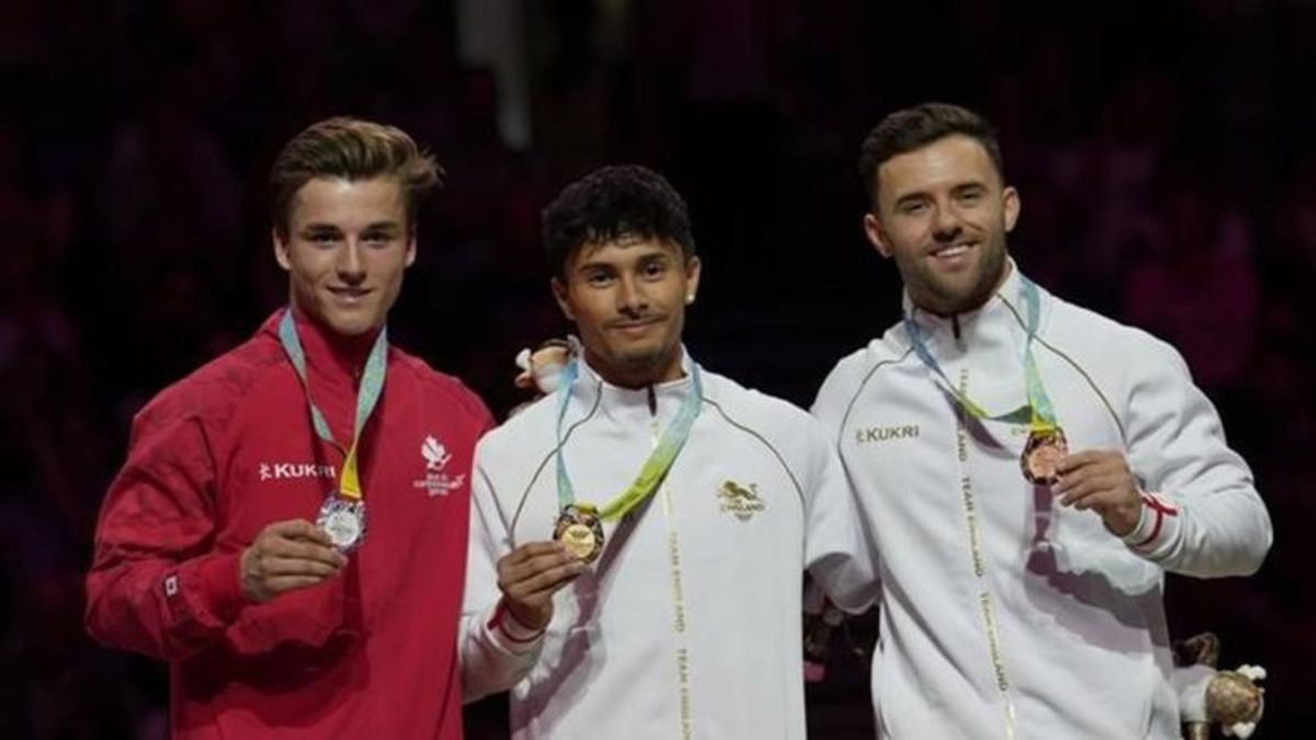 Canadian gymnast Dolci takes silver in men’s floor event at