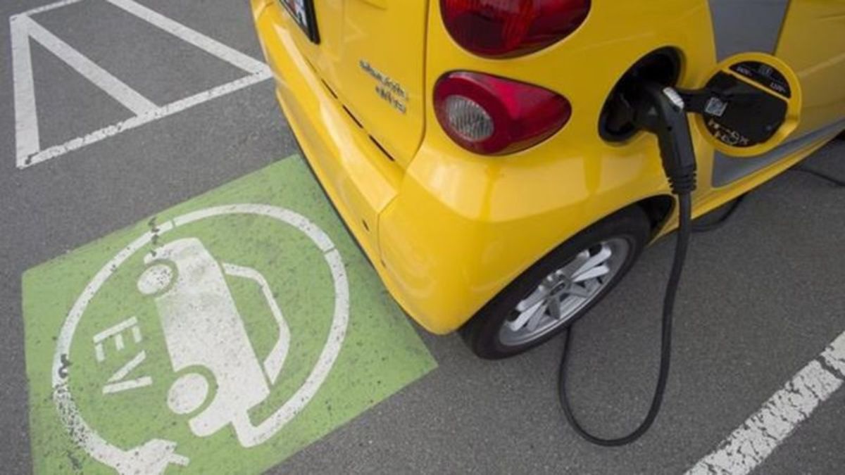 b-c-improves-rebate-for-electric-vehicles-to-a-maximum-of-4-000