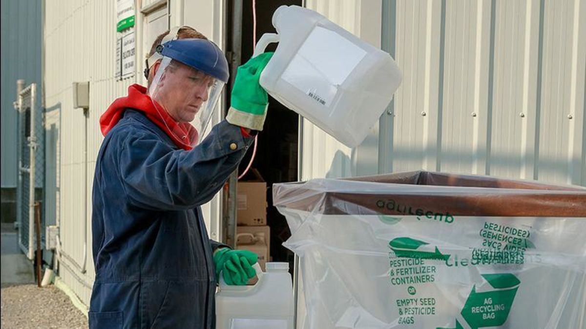 Canadian farmers continue to recycling empty Ag plastic jugs | paNOW