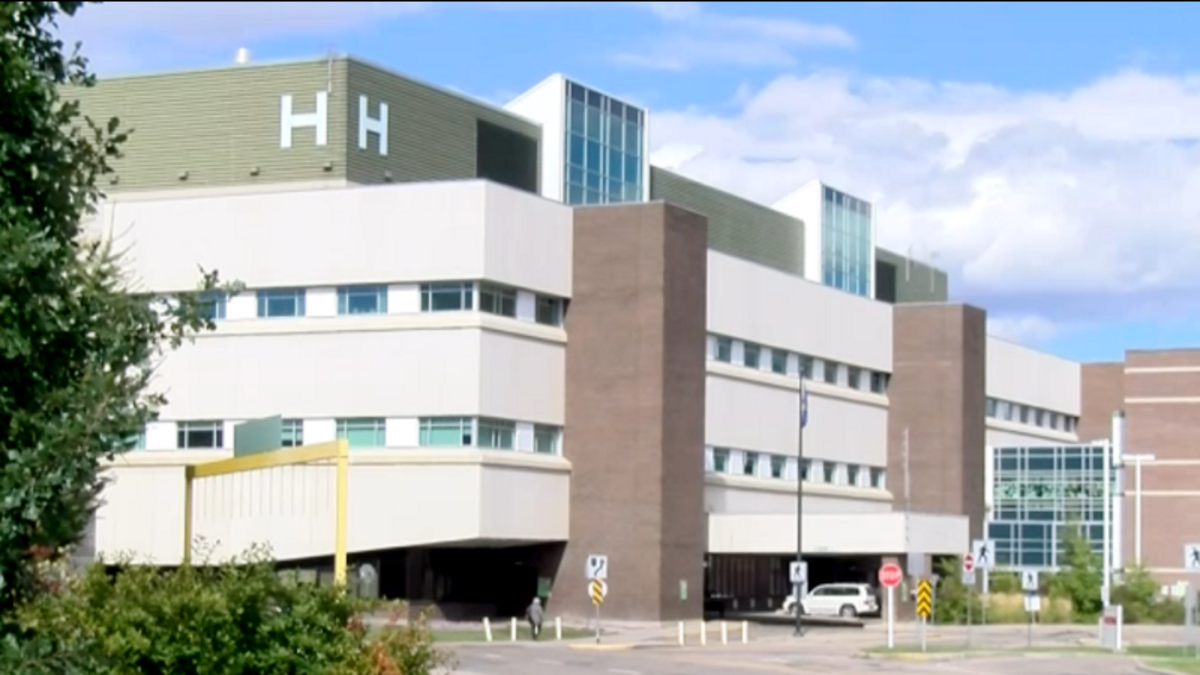 Red Deer area mayors blast latest delay of hospital construction CHAT