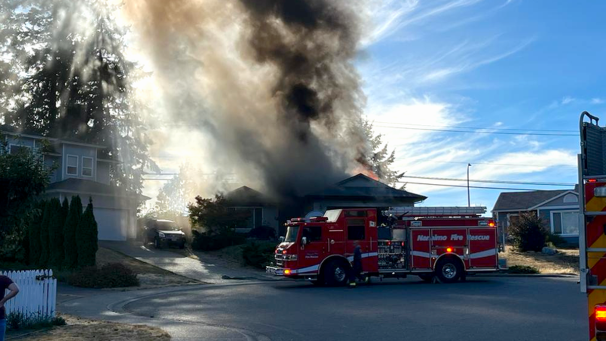 VIDEO: Residents & Neighbours Escape ‘terrifying’ North Nanaimo House ...