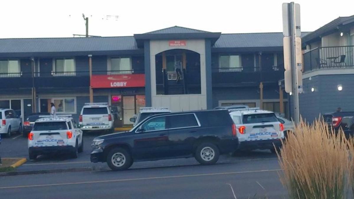 Police standoff downtown CKPGToday.ca