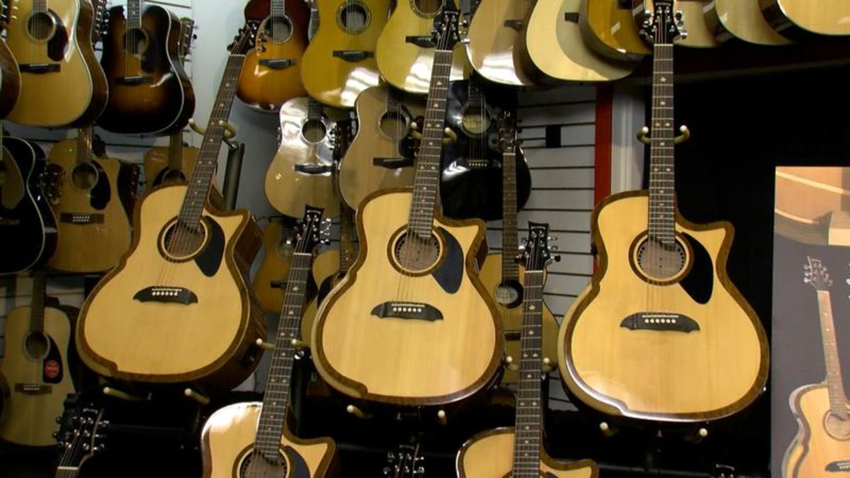 Win for ‘small town Canada’; Kamloopsmade guitar wins prestigious