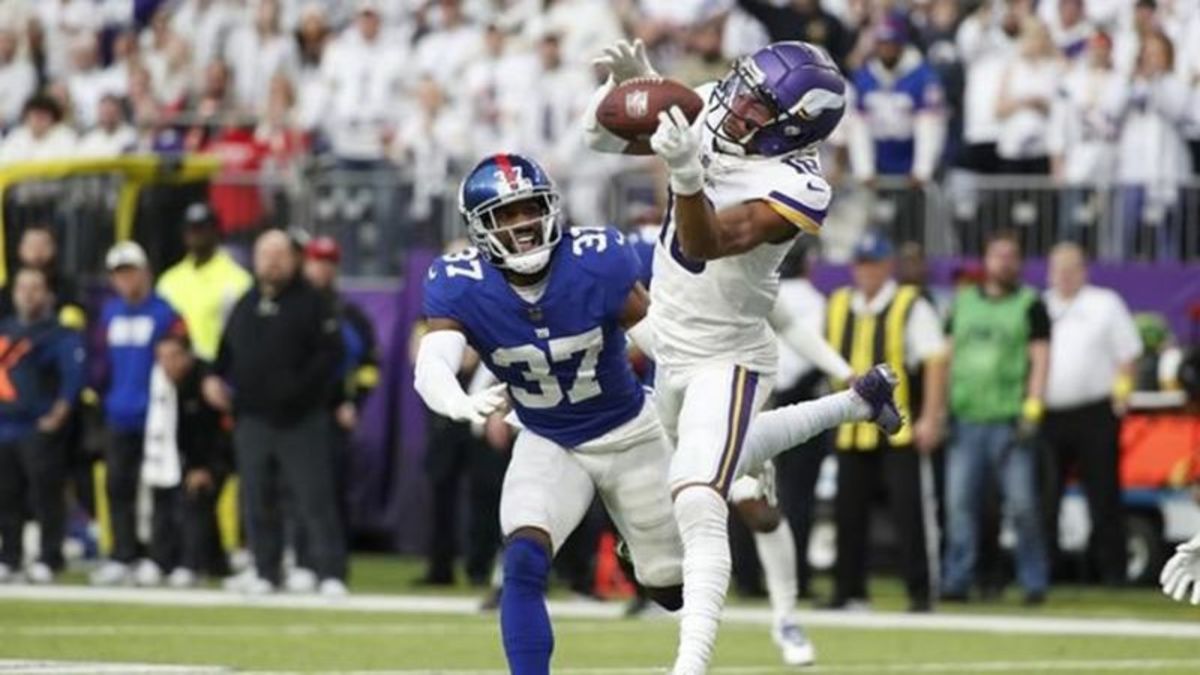 Minnesota Vikings Set Records in 27-24 Win Over New York Giants