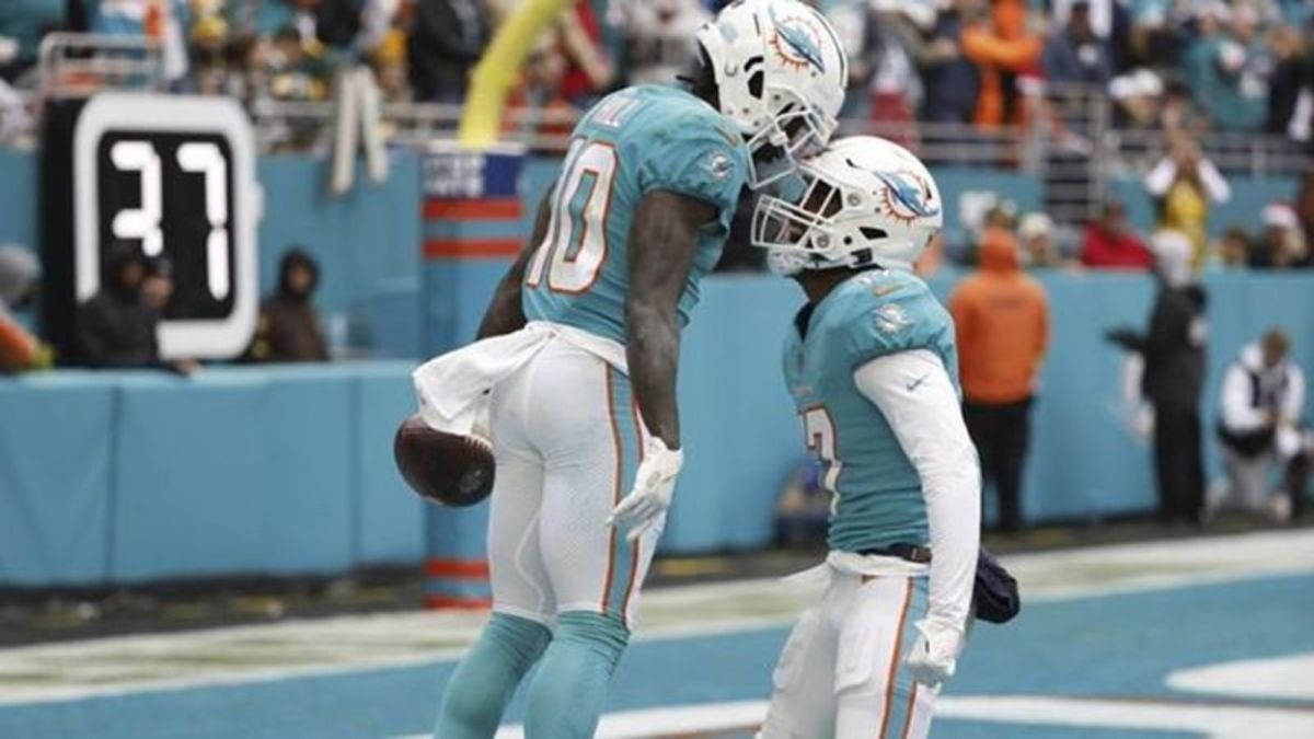 Miami Dolphins Set to Host the Green Bay Packers on Christmas Day