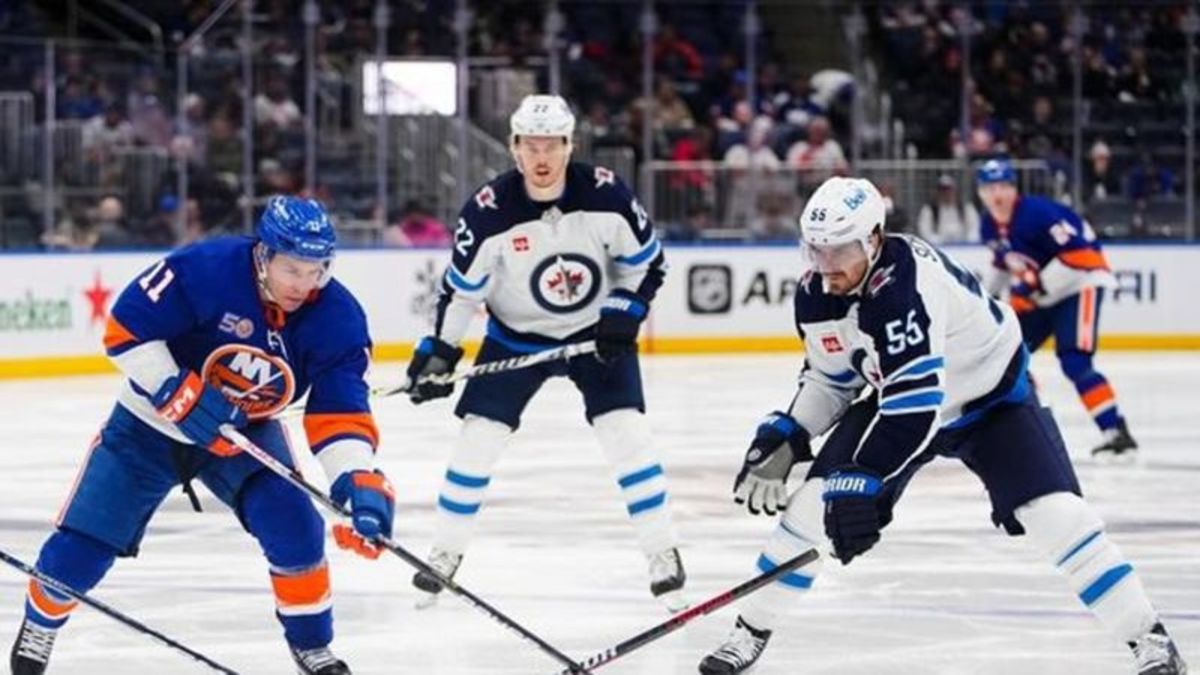 Holmstrom, Sorokin lead Islanders to 2-1 win vs. Jets