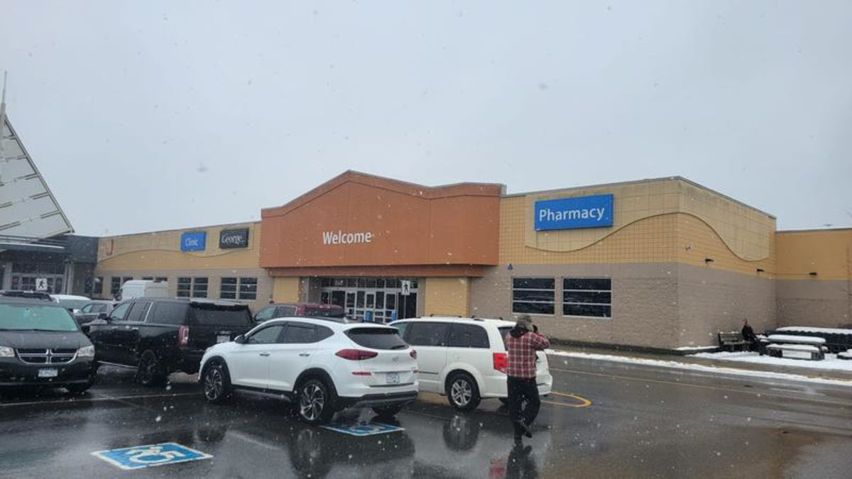 Nanaimo Walmart reopens following prolonged closure due to arson
