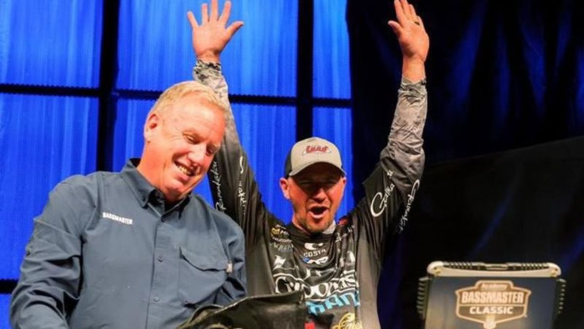 Canadian Jeff Gustafson takes lead over first day of Bassmaster Classic