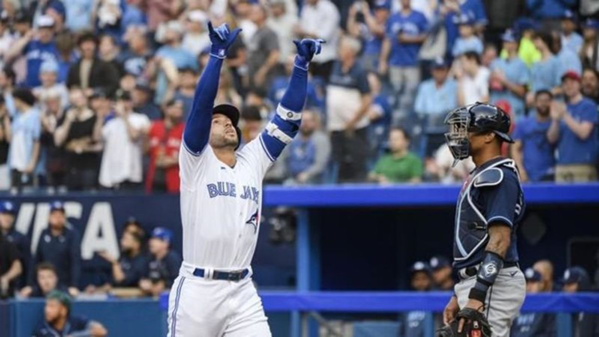 Bo Bichette Doubles in Record Ninth Straight Game - Stadium