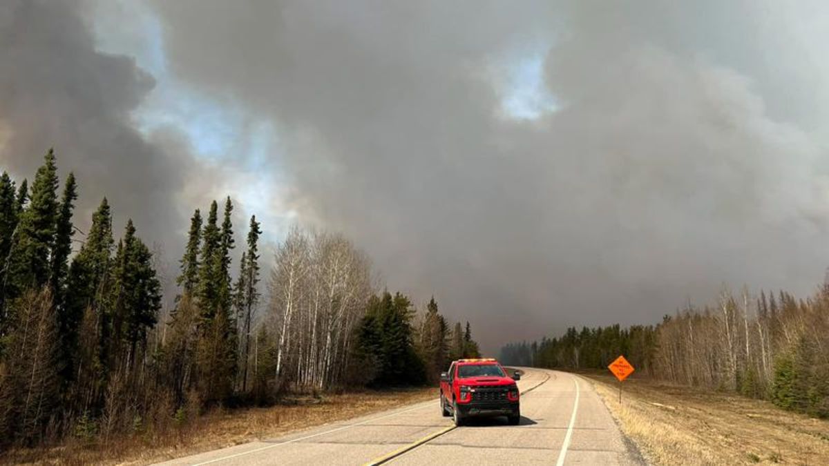 Wildfire closes Hanson Lake highway northeastNOW