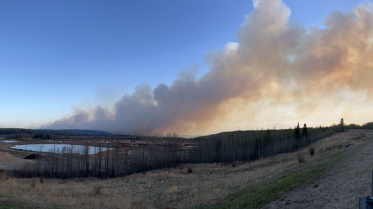 Over 78 active wildfires in Alberta; Town of Drayton Valley listed as priority Lethbridge News Now