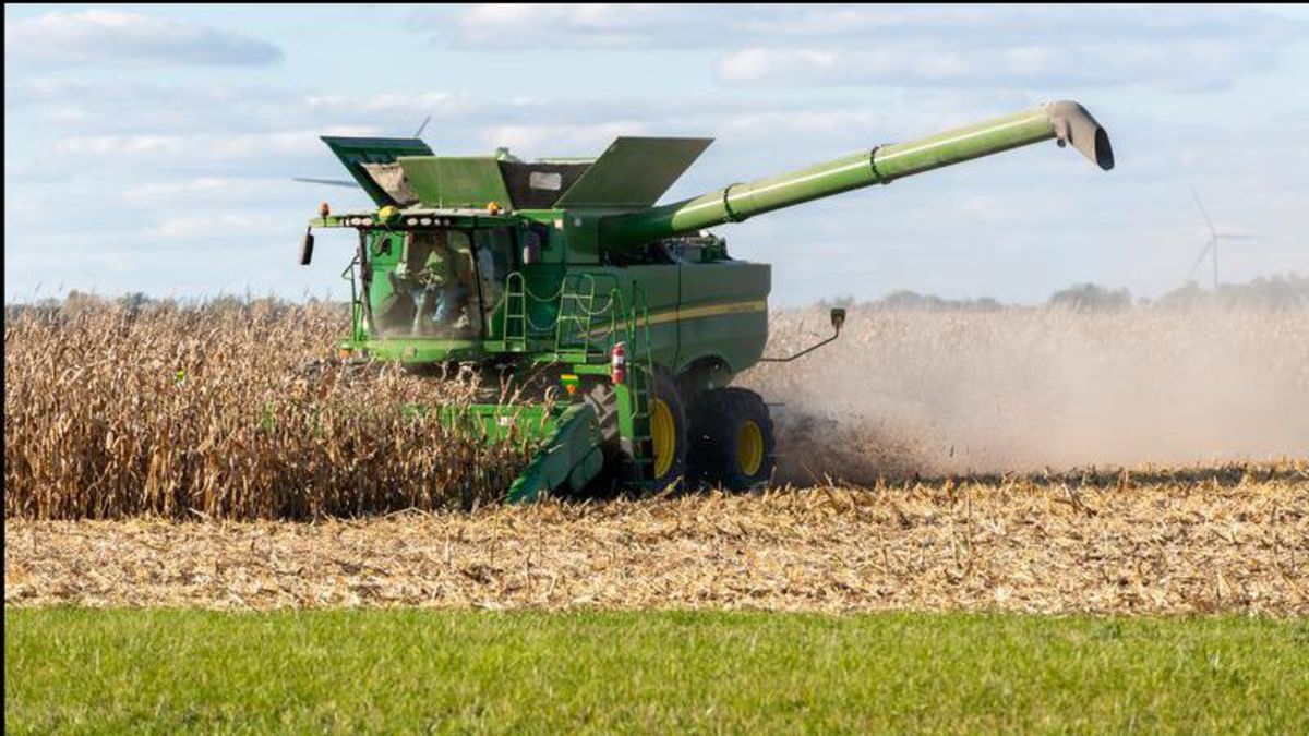 SaskPower asks farmers to Look up and Live in seeding season | paNOW