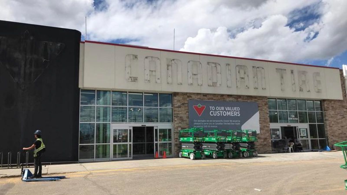 Red Deer RCMP arrest and charge man for arson in Canadian Tire north