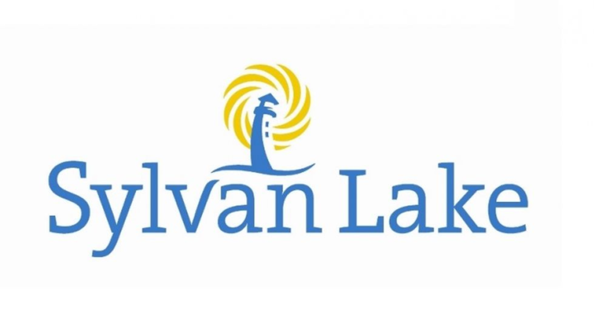 Town of Sylvan Lake upgrades water main line in new Grayhawk