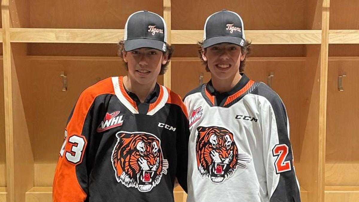 Colin Ruck Tigers sign Ruck twins to WHL Scholarship and Development deals | CHAT ...