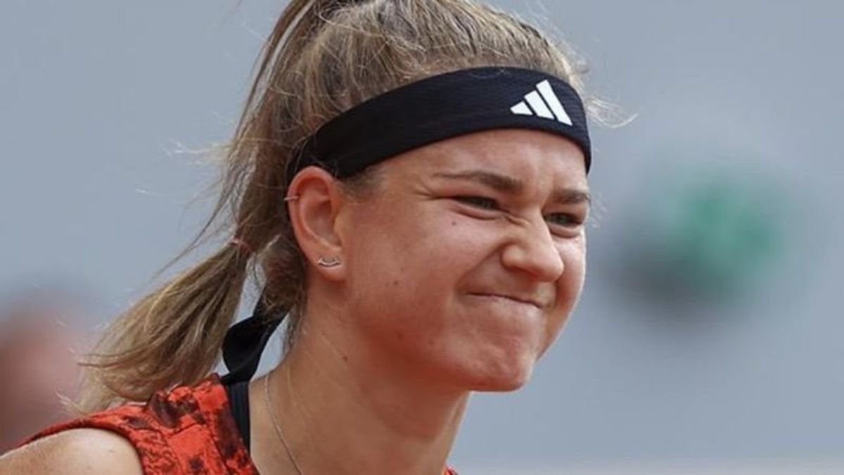 Iga Swiatek beats Karolina Muchova in the French Open final for her 3rd