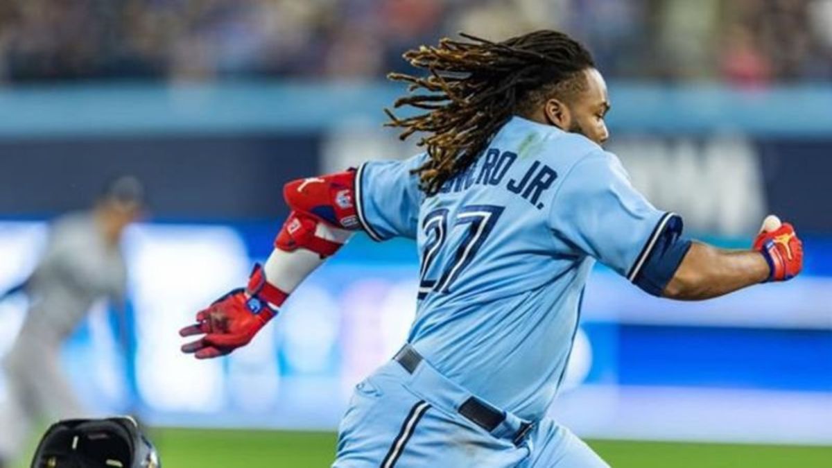 Vladimir Guerrero Jr.'s double leads to walk-off Blue Jays win in debut