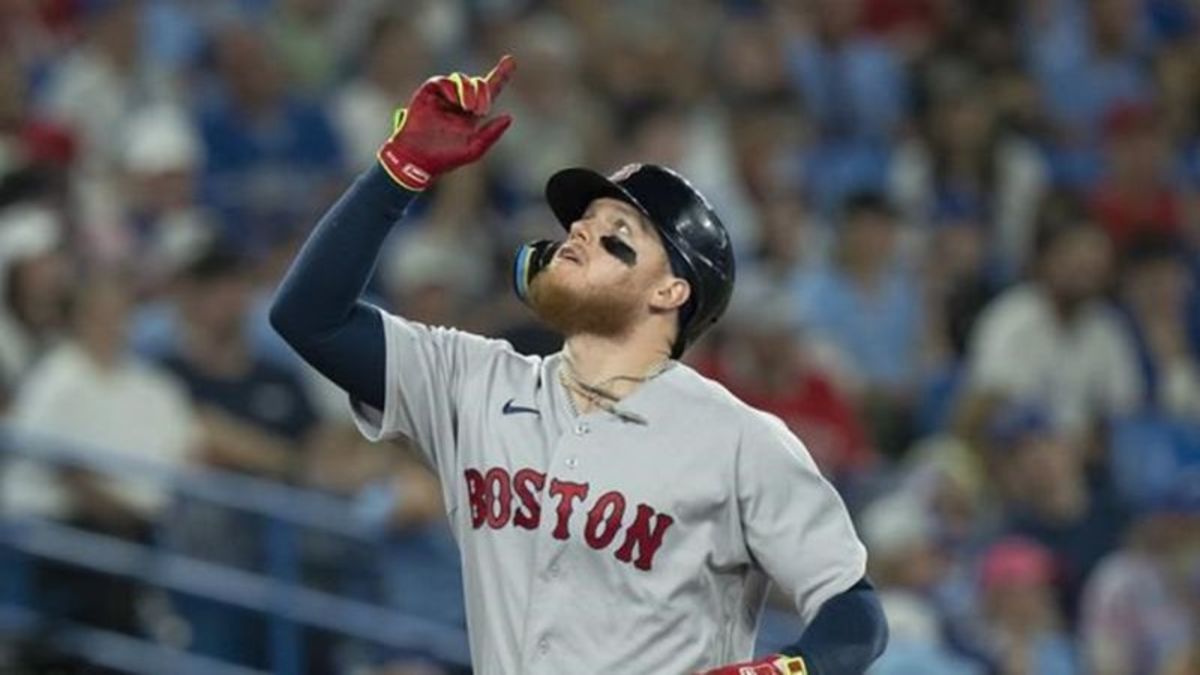 Red Sox complete 3-game sweep of Blue Jays behind Verdugo's 9th-inning  homer