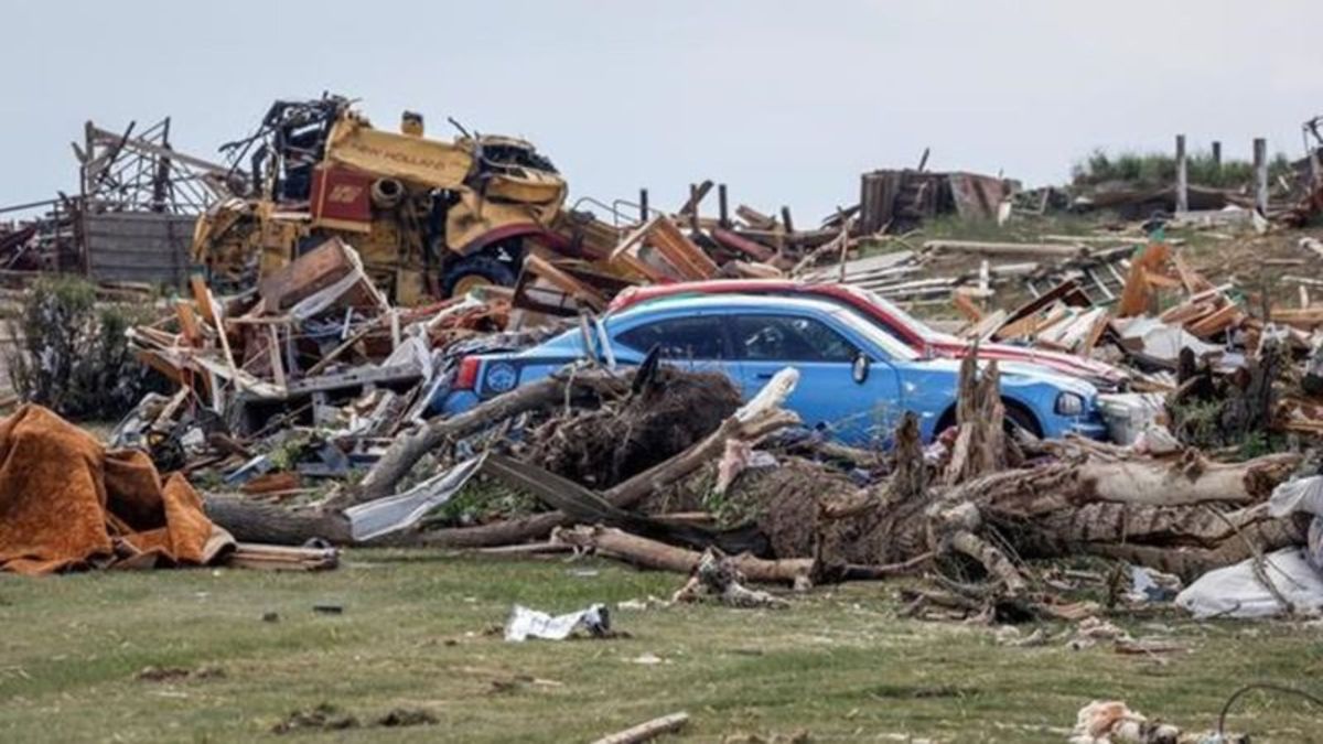 Alberta weekend tornado that damaged, destroyed homes rated rare ...